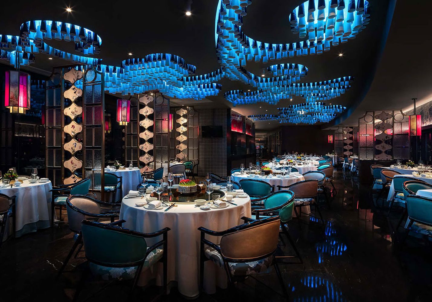 Yuejiang Restaurant (Mercedes Benz Center Store)
