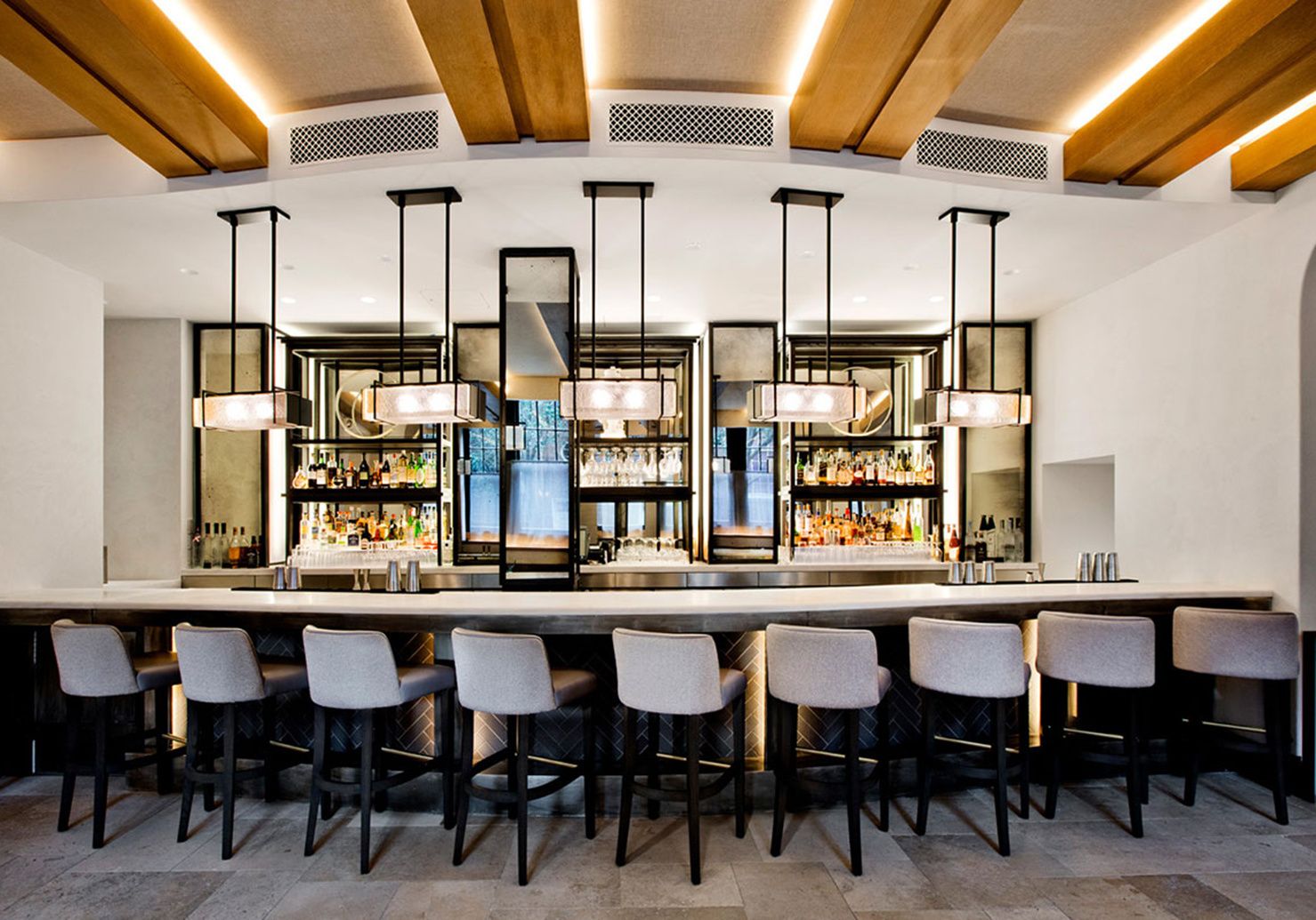 The bar at the Vaucluce restaurant